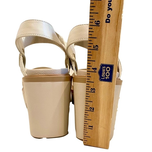 NWT — Mia Ciji Faux Pebbled Leather Platform Sandals Beige Size10 - Picture 14 of 14
